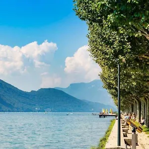 Esplanade Bord Du Aix-les-Bains